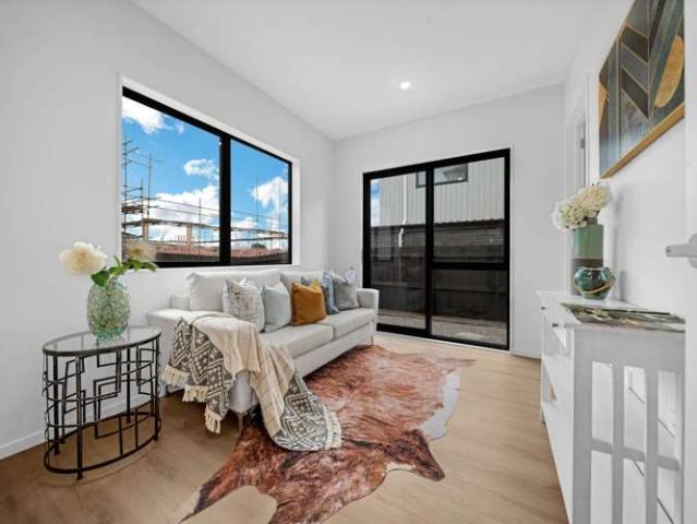 House for sale in Awhitu