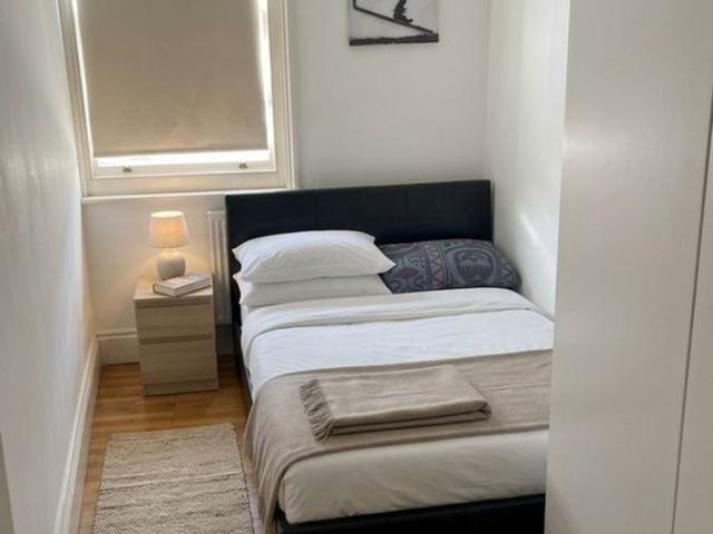Apartment for rent in Queen's Park, Brighton