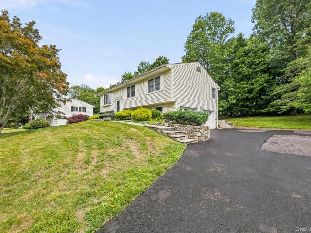 House for sale in Baldwin Place, New York