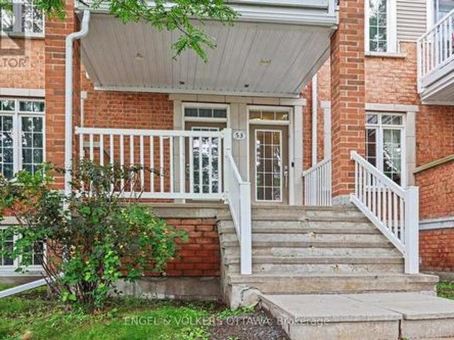Townhouse for sale in Kanata North, Ottawa
