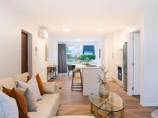 Apartment for rent in Paremoremo, Oroua County