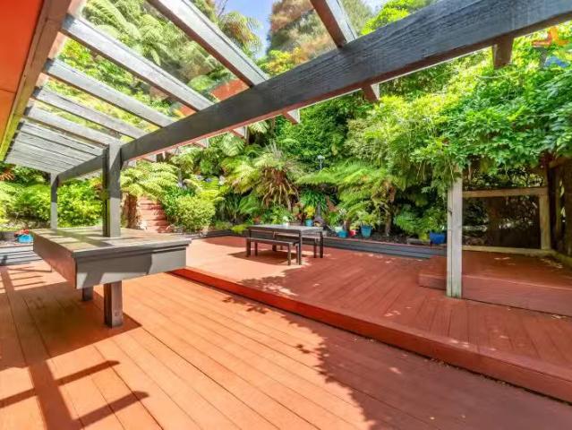 House for sale in Days Bay, Wellington