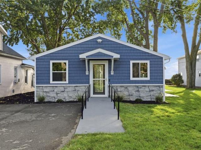 House for sale in Lighthouse Beach, Village of Hilton