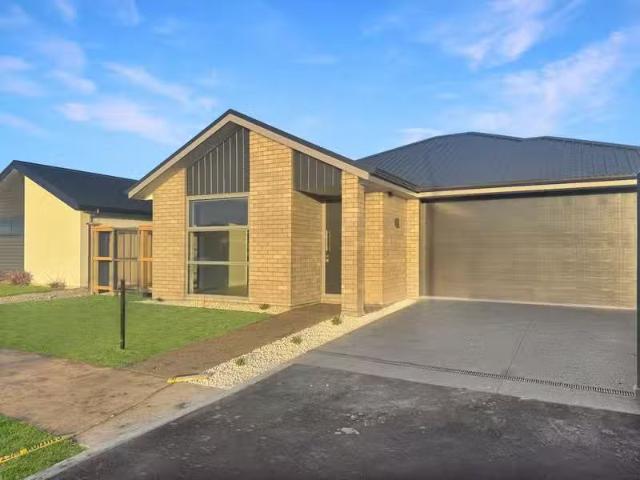 House for rent in Faringdon West, Rolleston