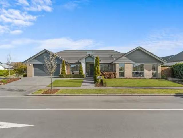 House for sale in Chaslands, Canterbury