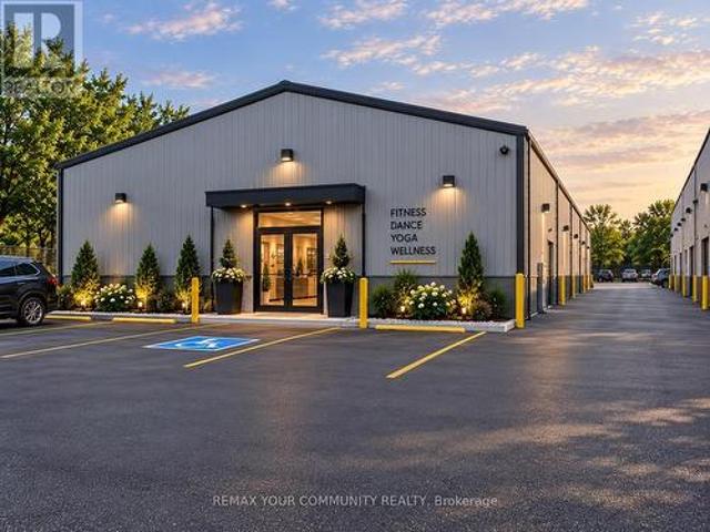 Commercial for rent in York, Ontario