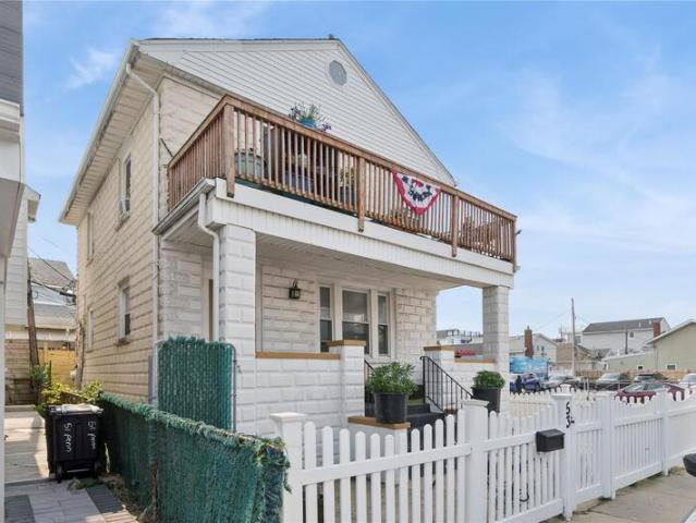 Duplex for sale in Long Beach