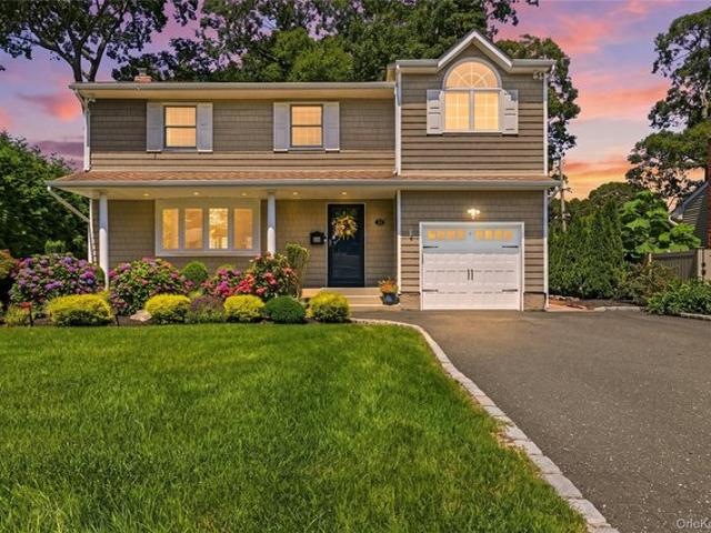 House for sale in Huntington, New York
