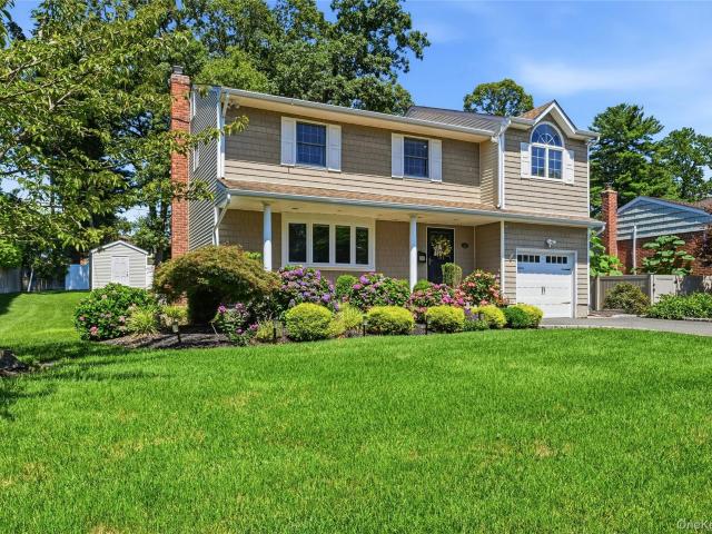House for sale in Smithtown, New York