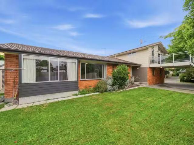 House for sale in Chaslands, Canterbury