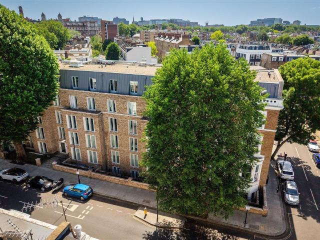 Apartment for rent in Brook Green, Greater London