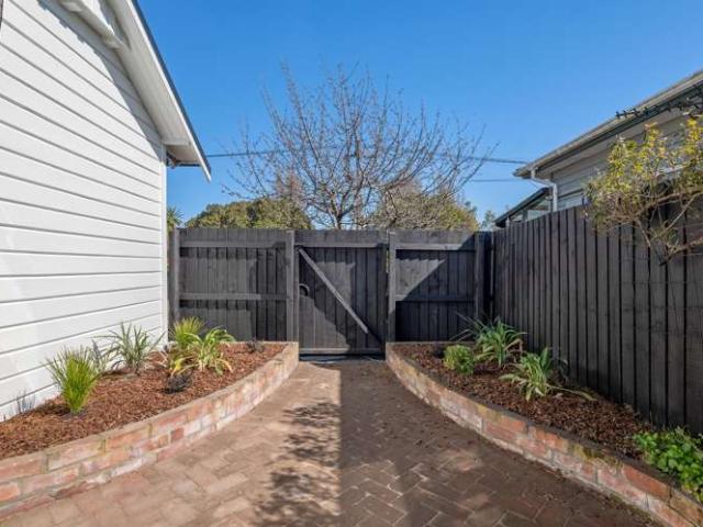 House for sale in Chaslands, Canterbury