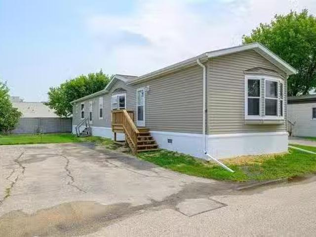 House for sale in East St. Paul, Manitoba