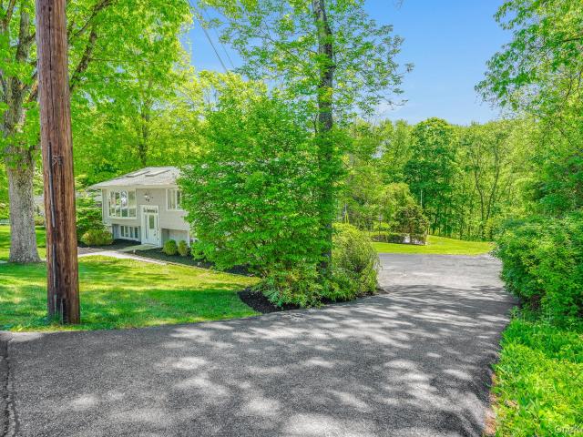 House for sale in Baldwin Place, New York