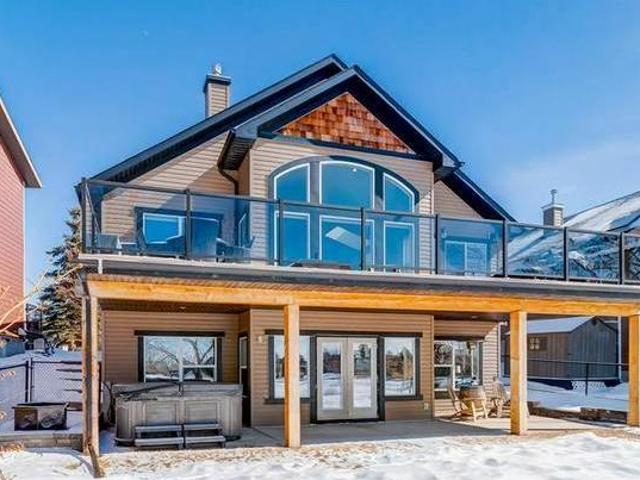 House for sale in Airdrie, Alberta