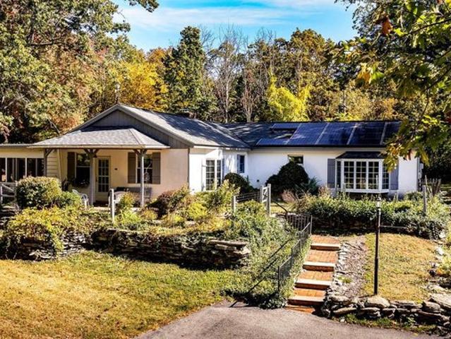 House for sale in Pleasant Valley, New York