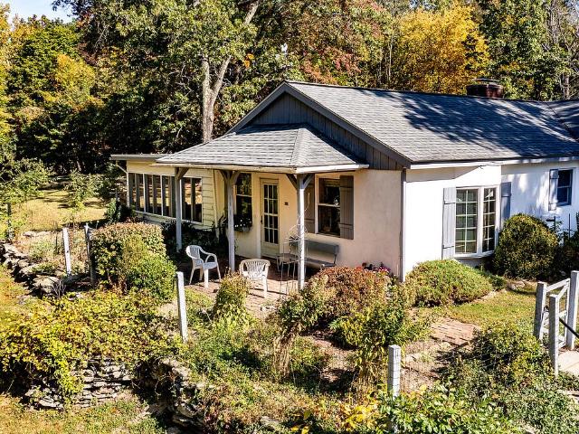 House for sale in Pleasant Valley, New York