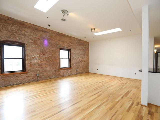 Apartment for rent in Newark, Essex County