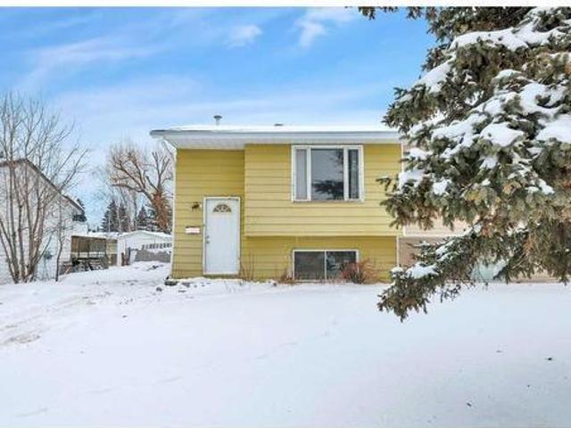 House for sale in Sylvan Lake