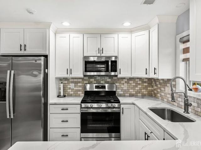 Townhouse for sale in Cedar Knolls, New Jersey