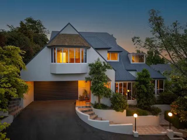 House for sale in Chaslands, Canterbury
