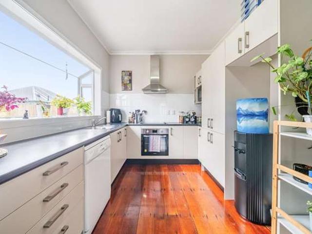 House for sale in Days Bay, Wellington