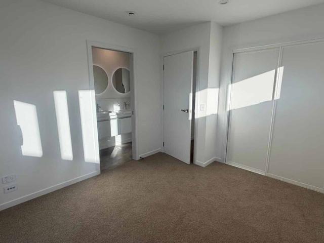 Townhouse for rent in Cable Bay, Nelson Bays
