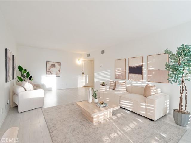 Condo for sale in Tarzana Neighborhood Council District, Canoga Park