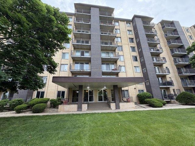 Condo for sale in Downers Grove, Illinois