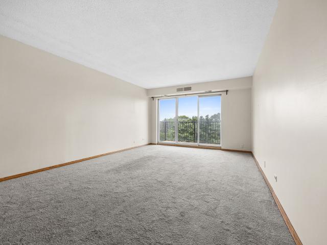 Condo for sale in Downers Grove, Illinois