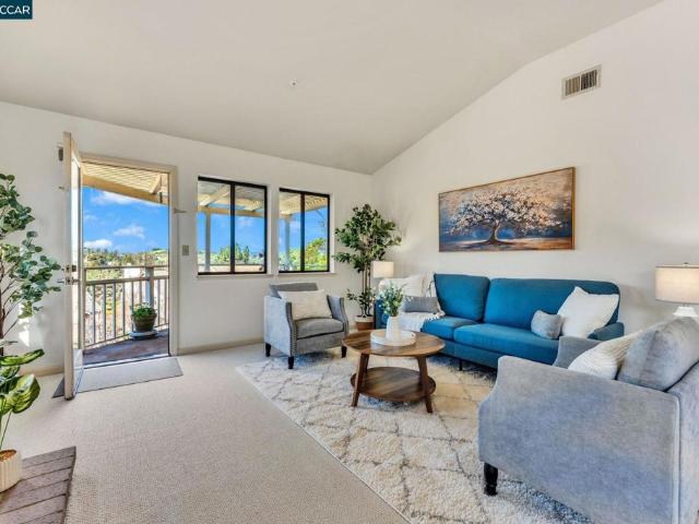 Condo for sale in Walnut Creek, California