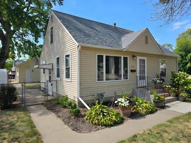 House for sale in Hennepin, Minnesota