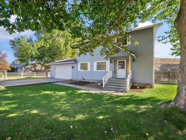 House for sale in West Richland, Benton County