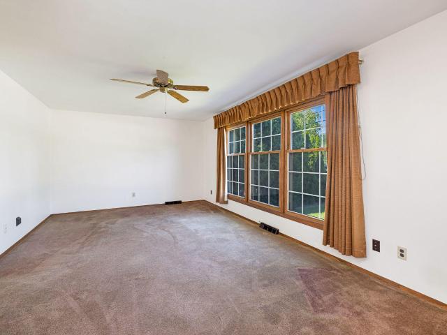 House for sale in Greenfield Park, Wisconsin