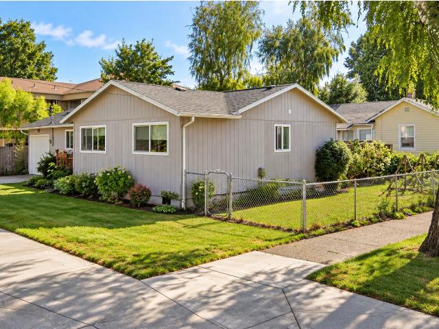 House for sale in Foster-Powell, Portland
