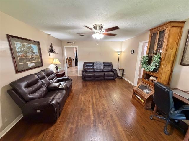 House for sale in Danbury, Texas
