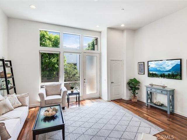 Townhouse for sale in Hawthorne, California