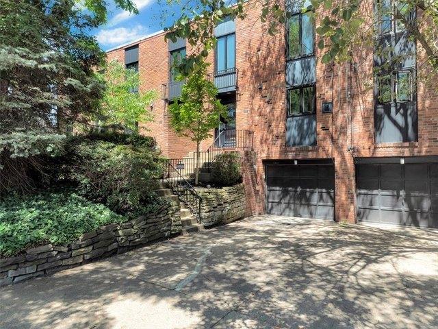 Townhouse for sale in Pittsburg, Pennsylvania