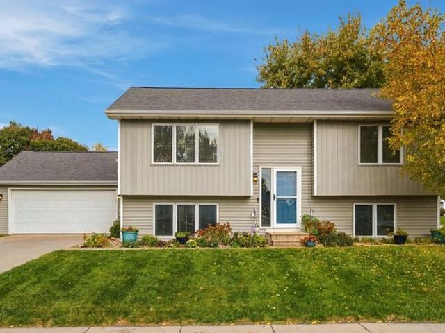House for sale in Bentwood, Ames