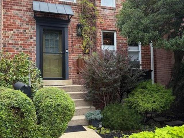 Townhouse for sale in Virginia