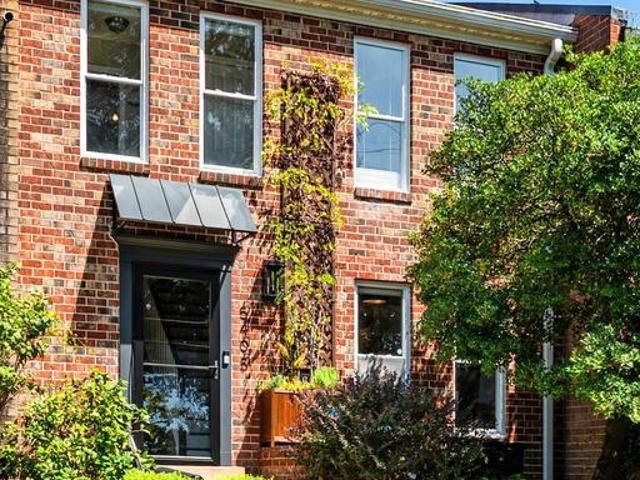 Townhouse for sale in Virginia
