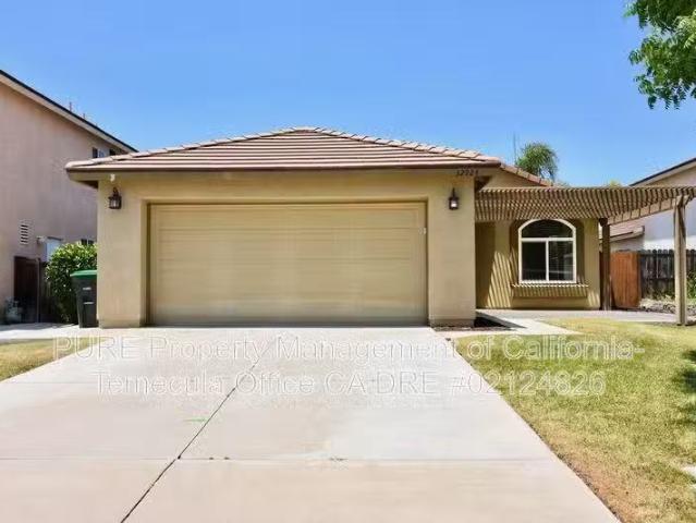 House for rent in Corona
