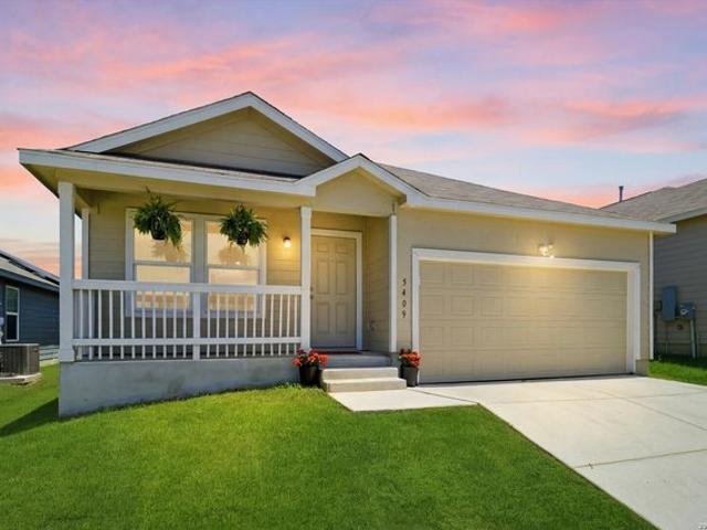House for sale in Saint Hedwig, Texas