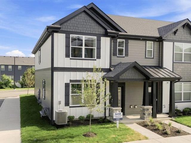 Townhouse for sale in Crown Point, Indiana