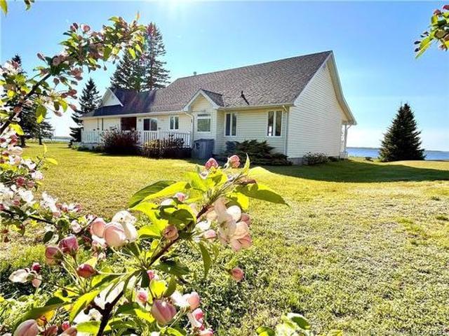 House for sale in Miramichi Bay, New Brunswick