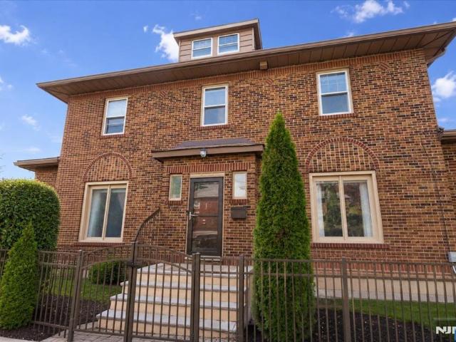 House for sale in Cliffside Park, New Jersey