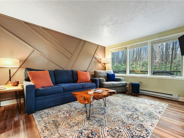 Condo for sale in Chalk Hill, Pennsylvania