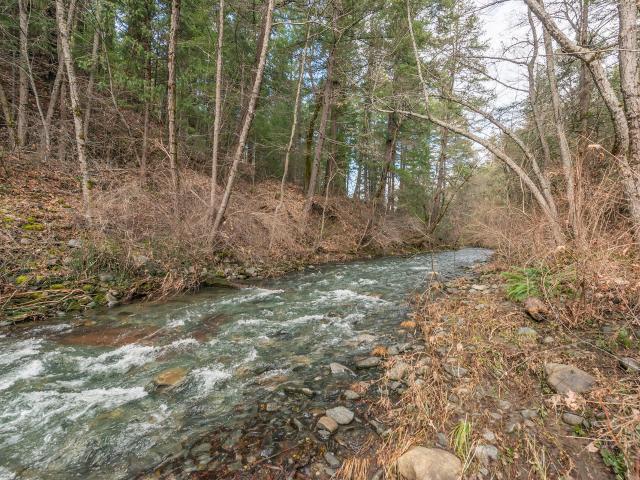 House for sale in Lewiston, California