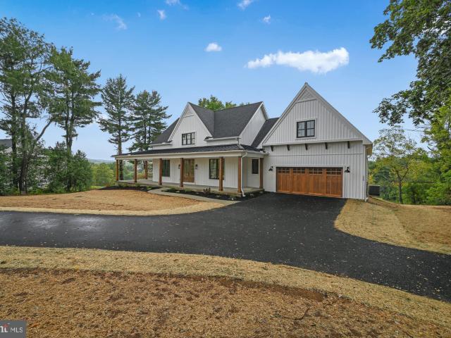 House for sale in Spring Grove, Pennsylvania