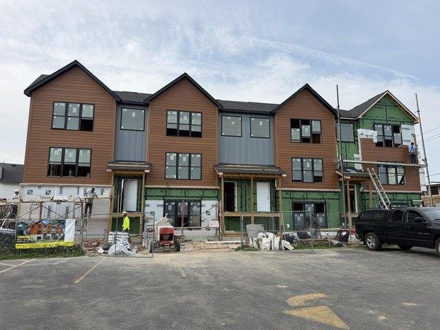 Townhouse for sale in Mundelein, Illinois